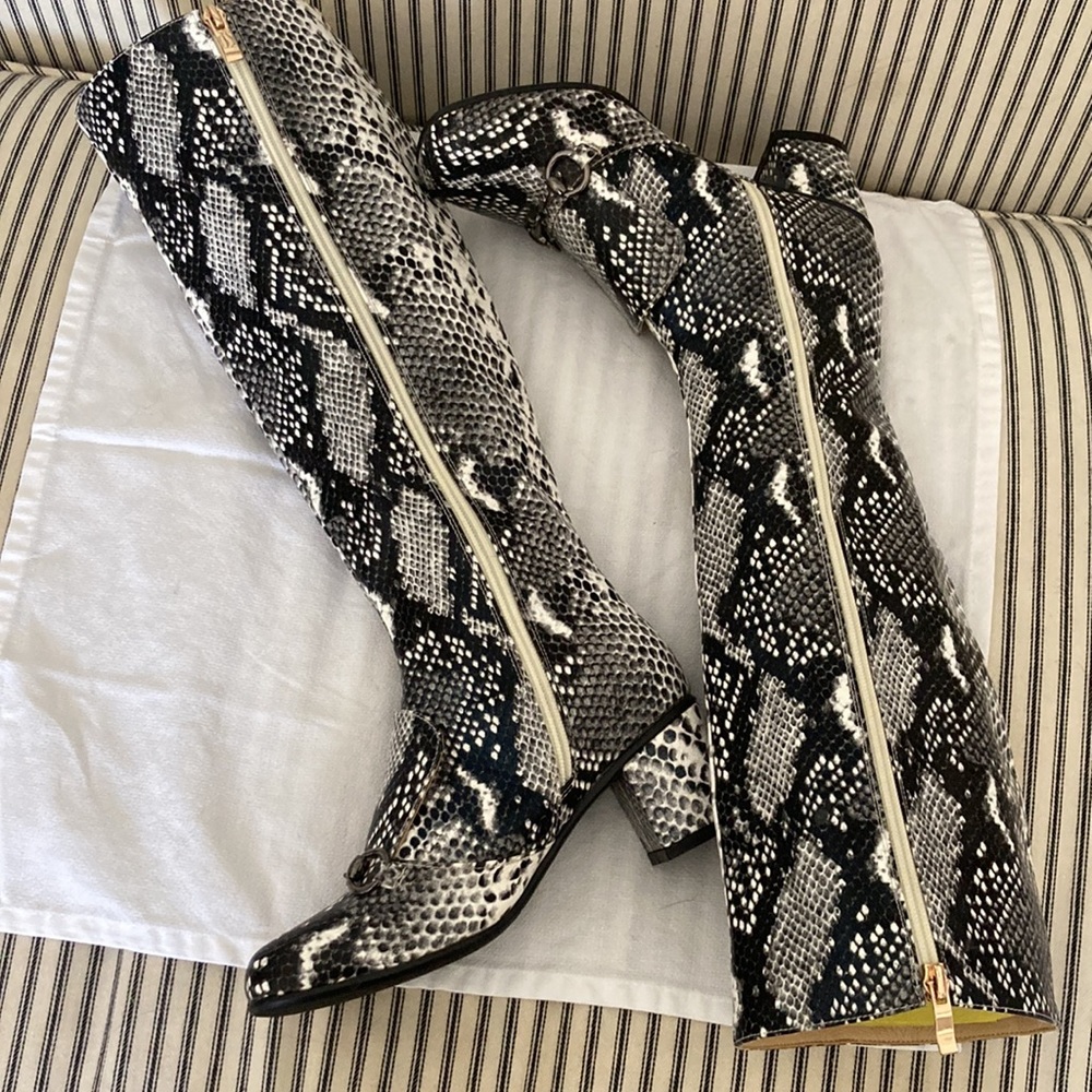 Python-Like Tall Boots With Silver Chain Embellis… - image 3